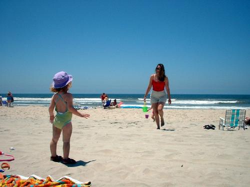 Steph and Savannah on the beach.jpg 23.8K